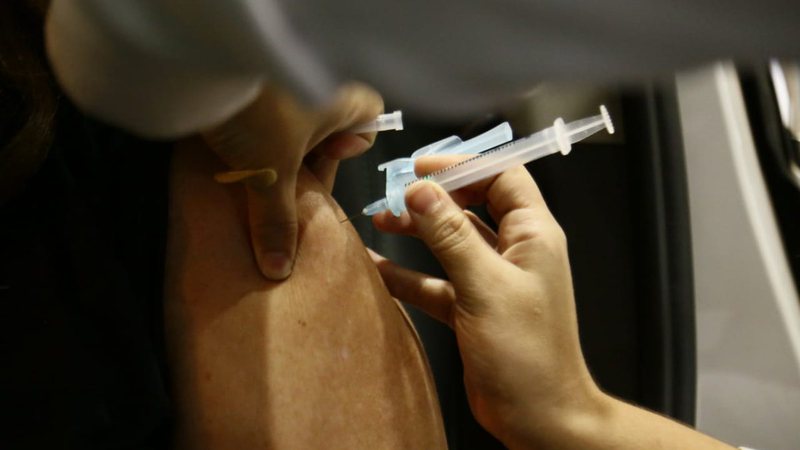 MS tem 58% da população vacinada contra Covid com D1 ou dose única