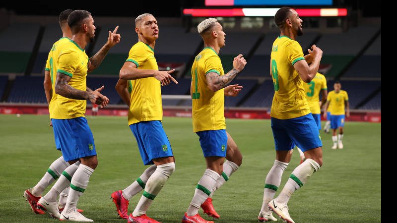 Com vitória no futebol, Brasil iguala o recorde de ouros em uma mesma olimpíada