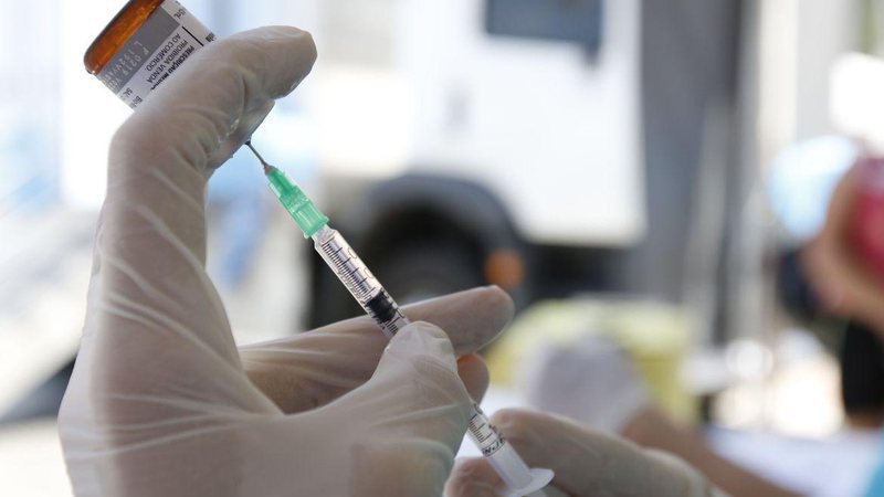 Anvisa rejeita uso da Coronavac em crianças e adolescentes