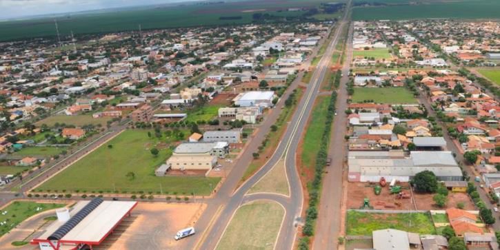 Com lockdown, mortes caem pela metade e 88% dos adolescentes já estão vacinados em cidade de MS