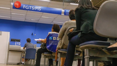 Caixa paga hoje valor complementar do saque imediato do FGTS