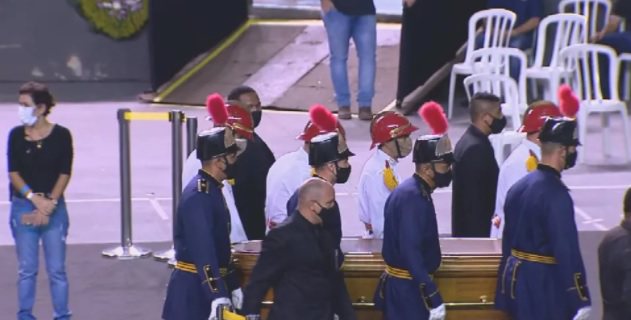 Corpo de Marília Mendonça é cortejado em veículo do Corpo de Bombeiros