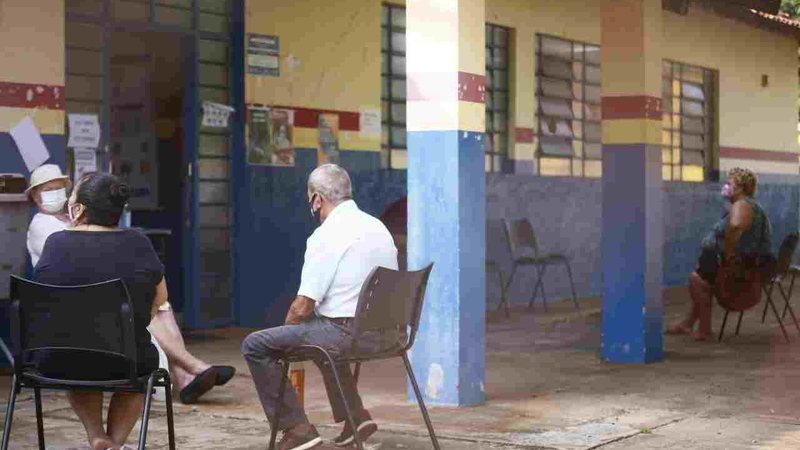 Na fila do Cras em Campo Grande, famílias vivem insegurança sem Bolsa Família nem Auxílio Brasil