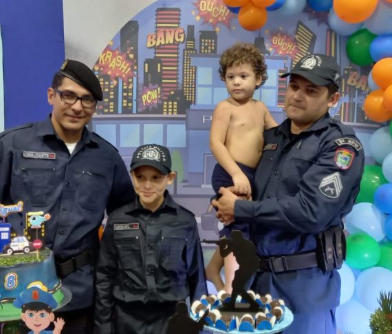 Polícia Militar participa de aniversário de grande fã que sonha ser policial em Pedro Gomes