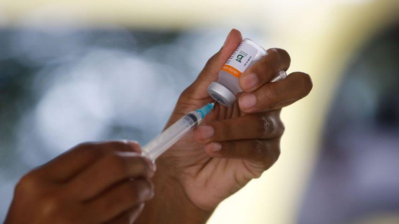 Sem 3ª dose, imunizados com Janssen terão só duas vacinas, que chegam a MS em 5 de dezembro