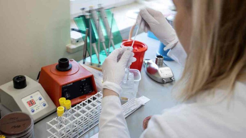 Com risco da variante Ômicron, amostras de MS são enviadas para análise em laboratórios de outros estados