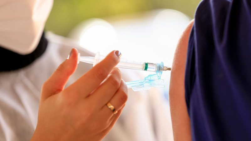 A Secretaria de Saúde de Corumbá confirmou mais duas mortes por Influenza H3N2 na cidade, distante aproximadamente 420 quilômetros de Campo Grande. A informação está no boletim epidemiológicodivulgado no final da tarde de sexta-feira (7), junto com os dados da covid-19. Agora Mato Grosso do Sul tot