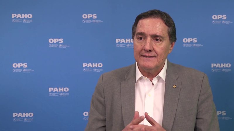 Dados mostram que risco de morrer é bem maior em não vacinados, diz Opas