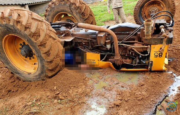 Trabalhador morre esmagado ao tentar desatolar trator em fazenda de MS