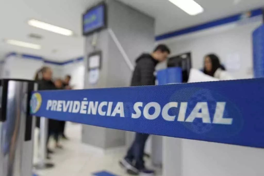 INSS: Pagamento do 13° para aposentados e pensionistas inicia nesta segunda-feira
