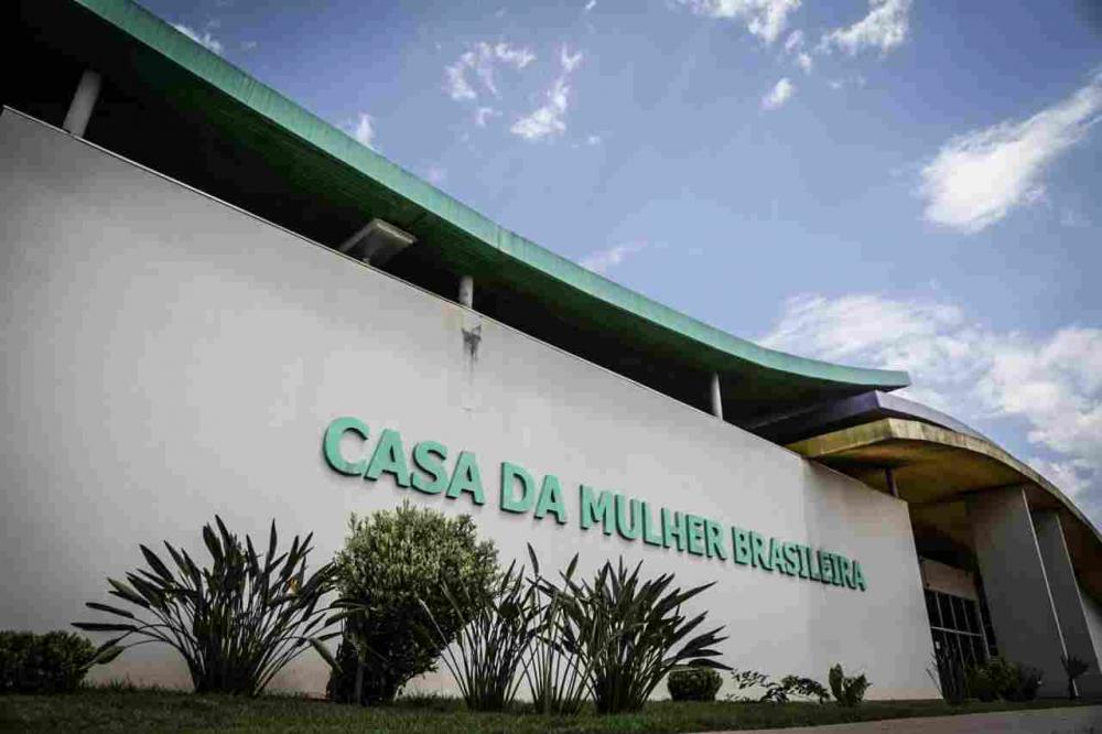 Ao dar banho na filha, mãe descobre que criança de 4 anos foi estuprada pelo avôdrasto