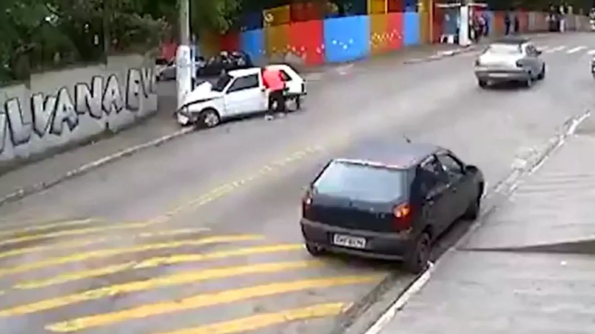 VÍDEO: Ex-marido sai de MS e mata mulher e filho de 2 anos na frente de escola em SP