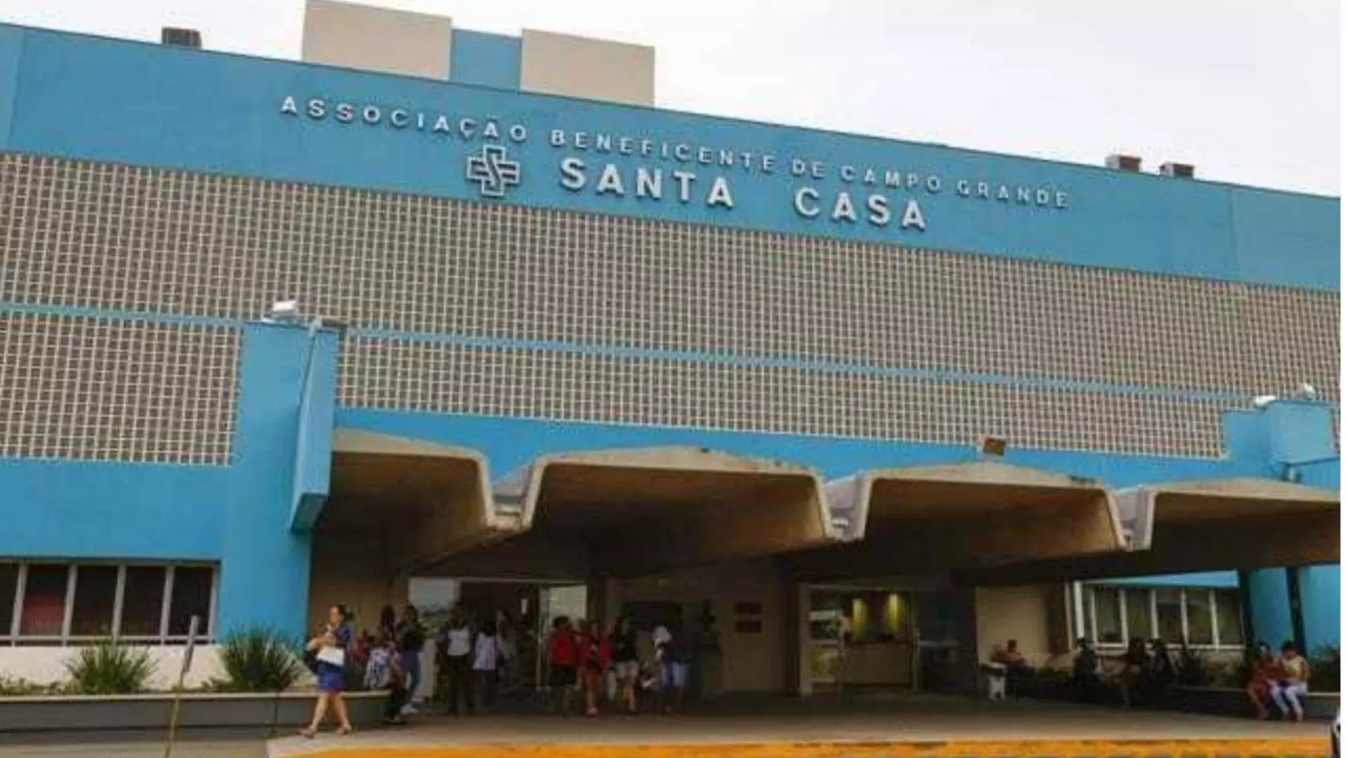 Criança de 2 anos tem parada cardíaca ao ter coração perfurado e família alega erro médico