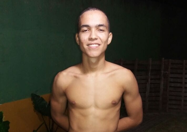 Jovem desaparece em Rio Verde e família pede ajuda para encontrá-lo