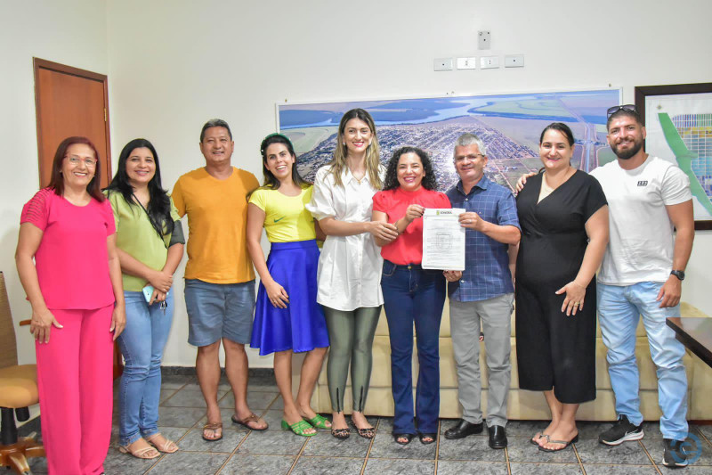 Lei Complementar garante plano de carreira dos profissionais da Rede Municipal de Ensino
