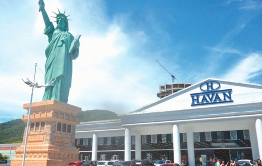 Loja da Havan pega fogo em Vitória da Conquista (BA).