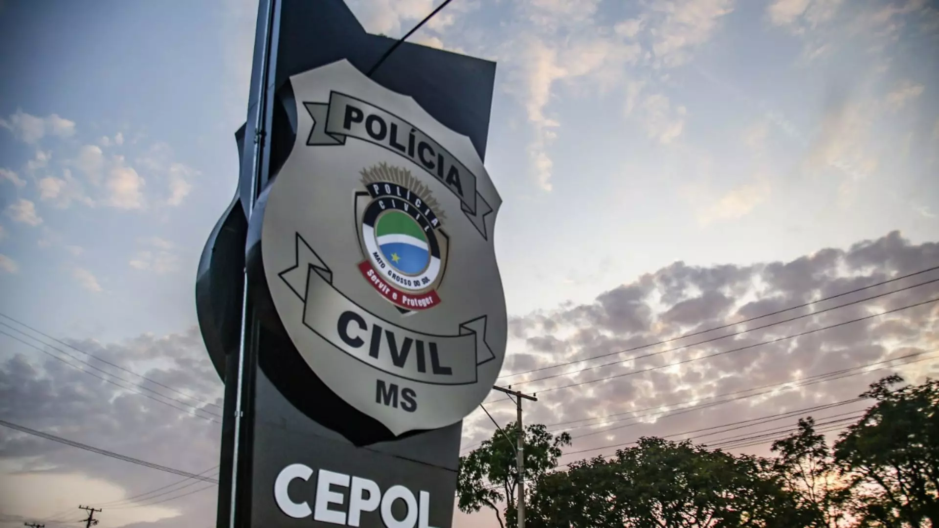 Suspeito de tentar matar rapaz a tiros é encontrado e vítima muda versão sobre o crime