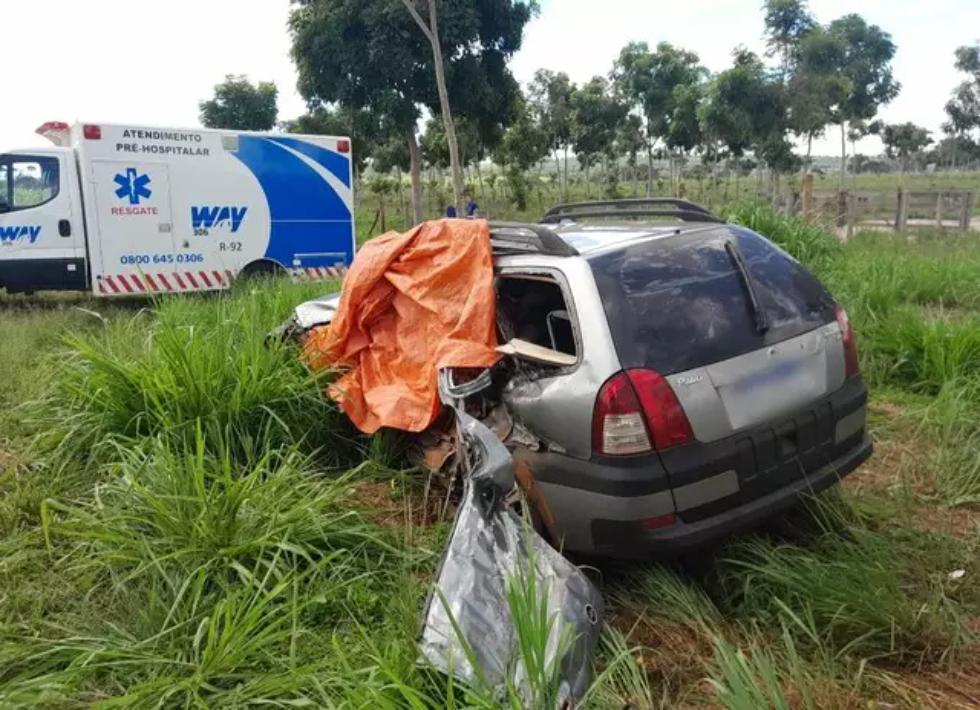 Duas mulheres morrem e cinco pessoas ficam feridas em acidente com dois carros