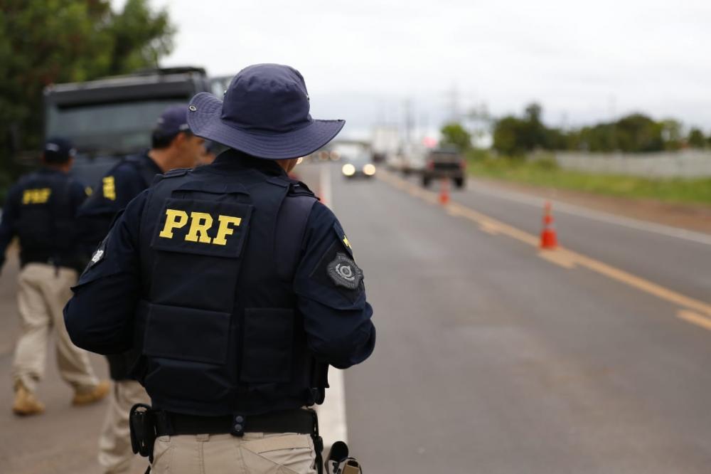 PRF intensifica fiscalização no fim de ano com uso de bafômetro nas rodovias de MS