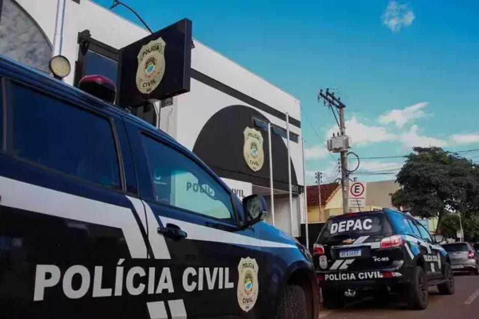 Mãe e padrasto são presos por matar criança de 2 anos