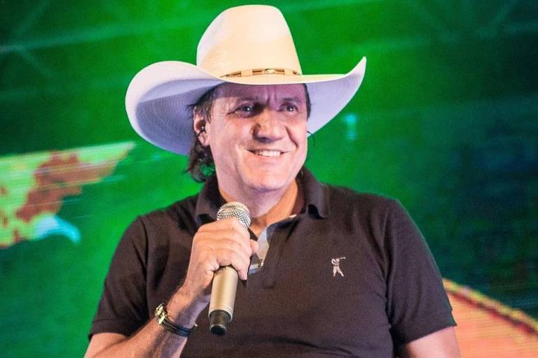 Cantor sertanejo Juliano Cesar sofre infarto e morre durante show