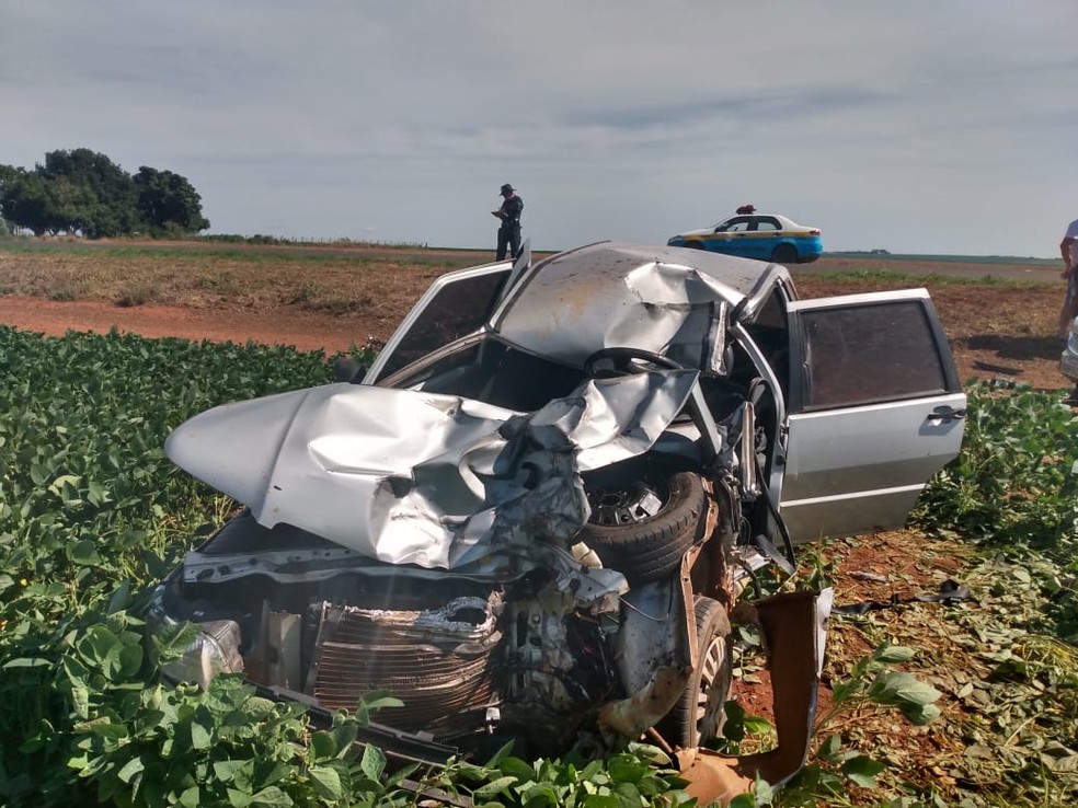 Jovem e idosa morrem colisão frontal de carro com moto em Chapadão do Sul