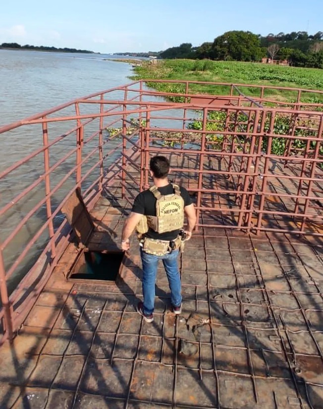 Balsa com 8 mil litros de diesel contrabandeado é apreendida pela PF no Pantanal de MS