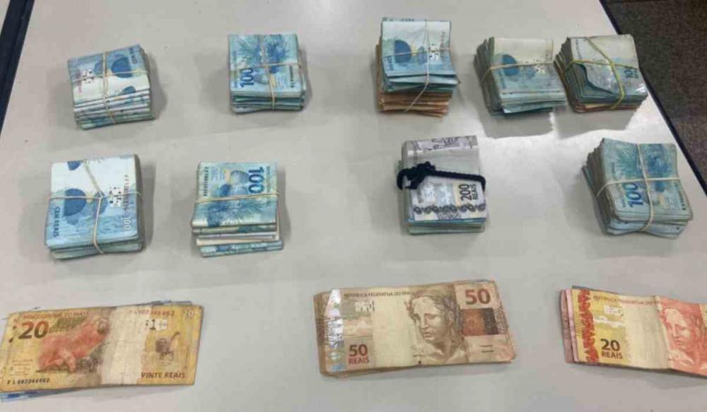 Passageiro boliviano é detido pelo Exército com cerca de R$ 90 mil escondidos em Corumbá