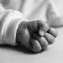 Bebê de cinco meses morre após ser atacada por cachorro, diz polícia