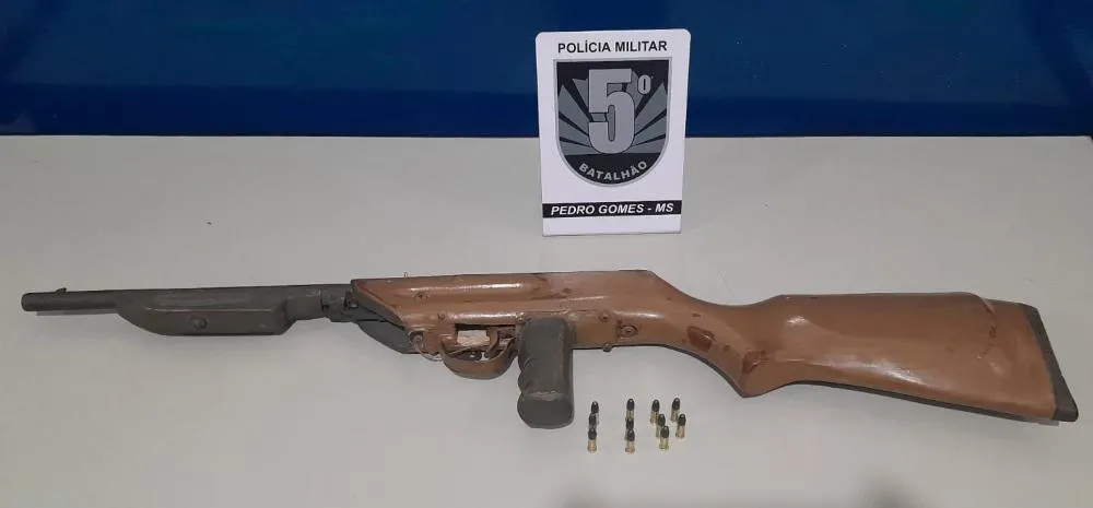 Homem é preso por posse ilegal de arma “caseira” em Pedro Gomes MS.