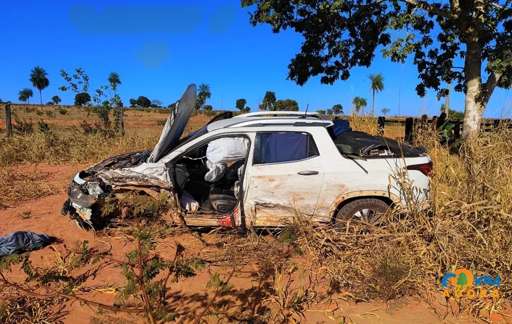 Motorista de picape tem braço dilacerado em colisão com carreta na BR-163