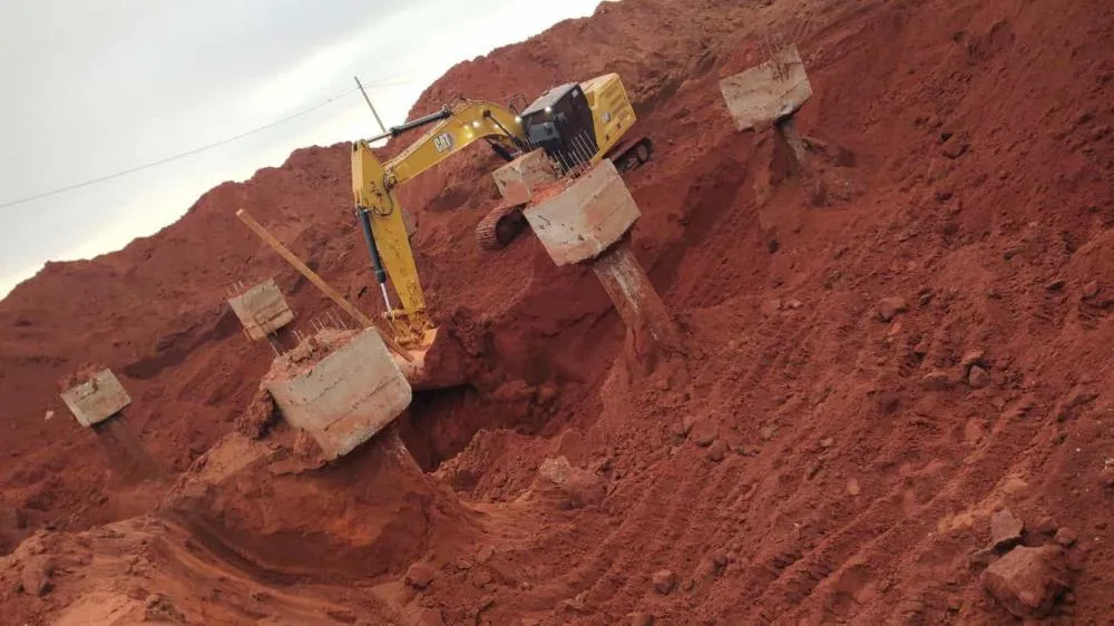 Dois trabalhadores estão soterrados em construção de Silo em fazenda na região de Sonora