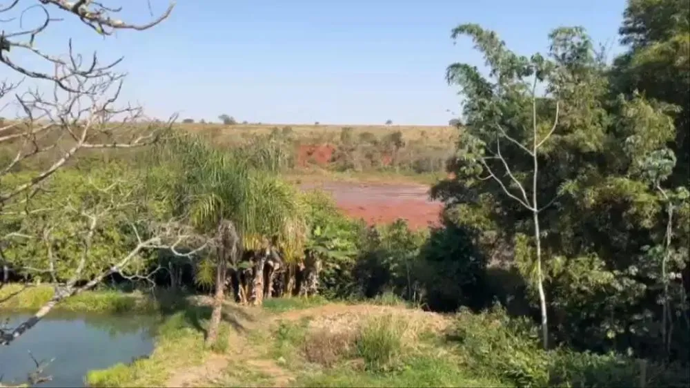 Barragem de represa rompe entre Campo Grande e Jaraguari e mobiliza bombeiros