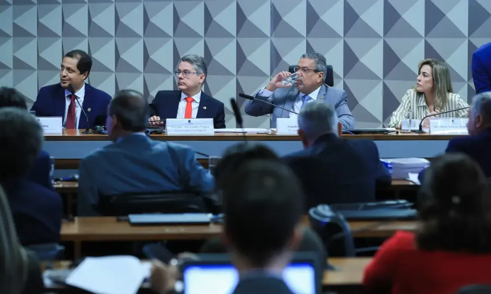 Procedimento “foi um sucesso” e presidente Lula já está conversando