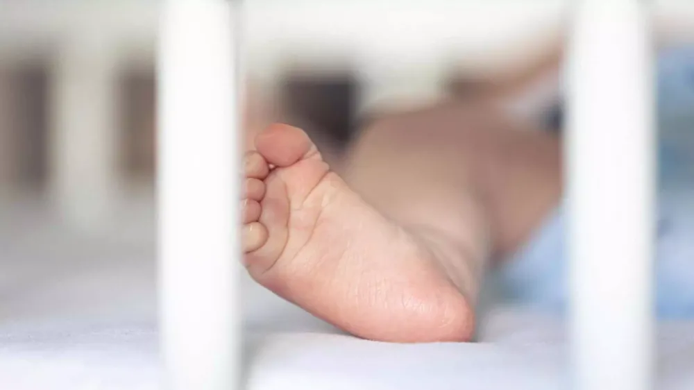 Com várias lesões, bebê de 7 meses chega morta a hospital e mãe acaba presa em MS