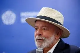 Deputados de 5 partidos da base de Lula assinam pedido de impeachment