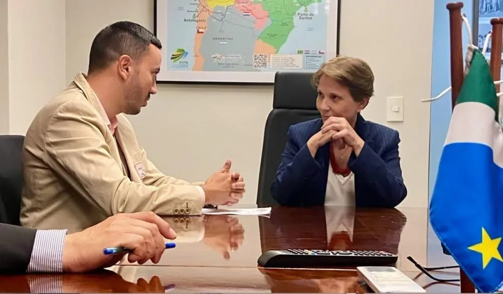 Prefeito Delegado Murilo garante novo ônibus para Pedro Gomes após reunião com Beto Pereira em Brasília