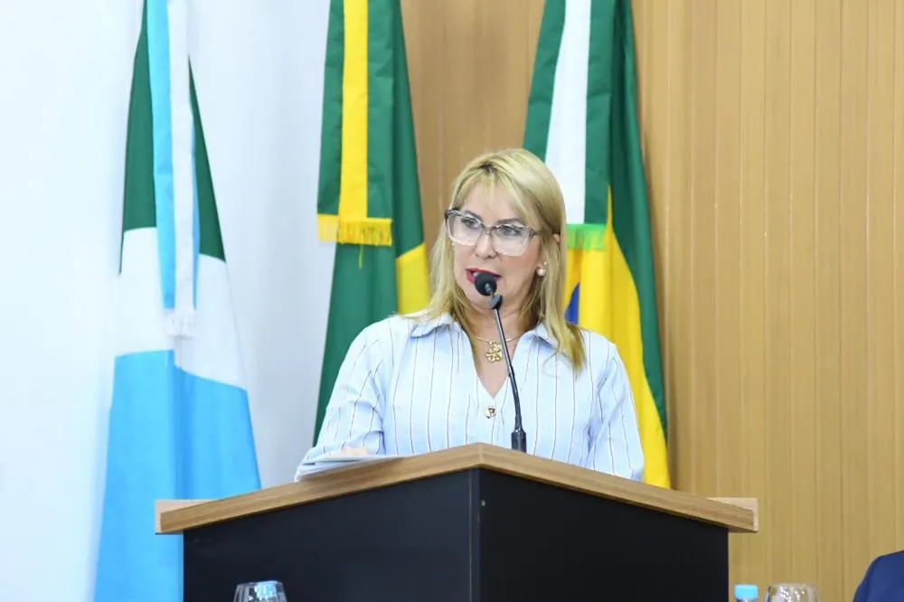 Prefeita de Sonora revela dividas e problemas herdados em discurso ao Legislativo