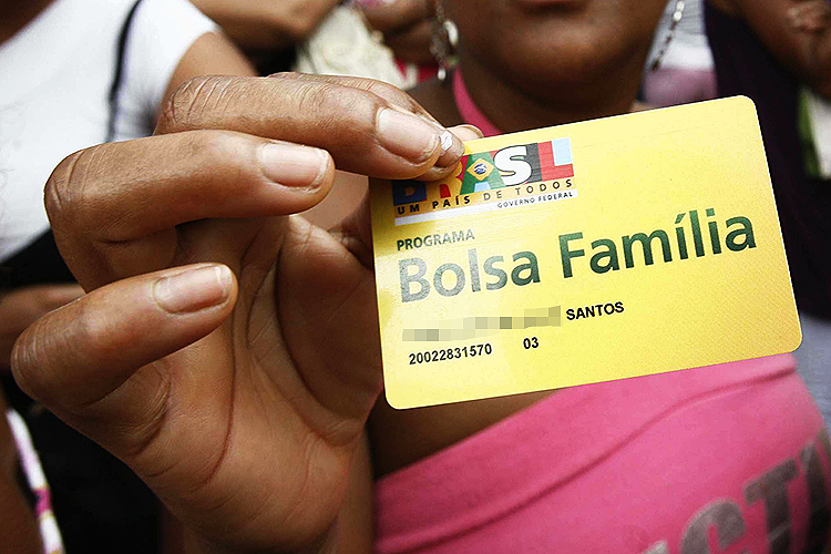 Governo retira 1,3 milhão de beneficiários do Programa Bolsa Família