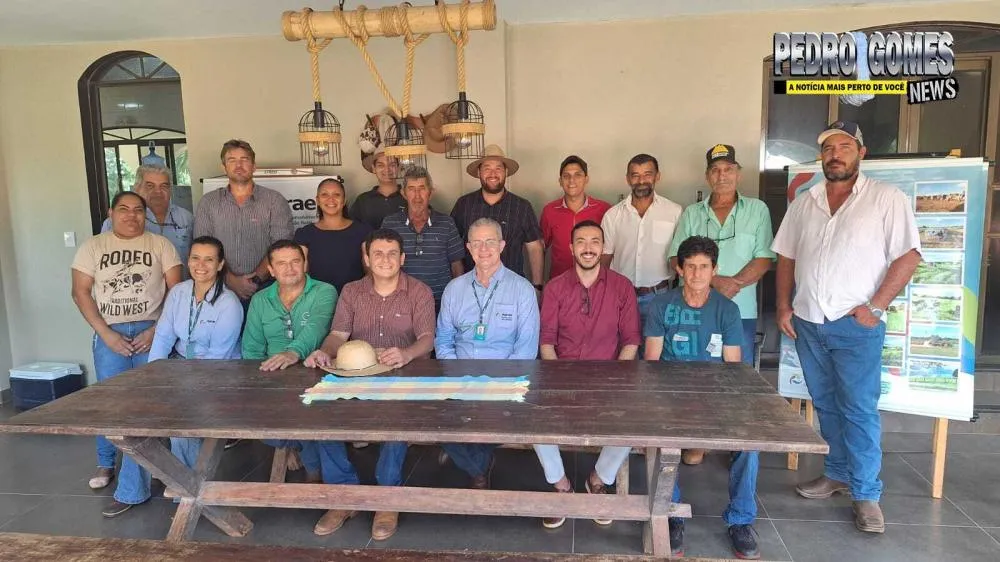 Tecnologia e manejo eficiente: Secretaria de Desenvolvimento Econômico de Pedro Gomes e Agraer levam produtores de leite para Dia de Campo em fazenda de São Gabriel do Oeste
