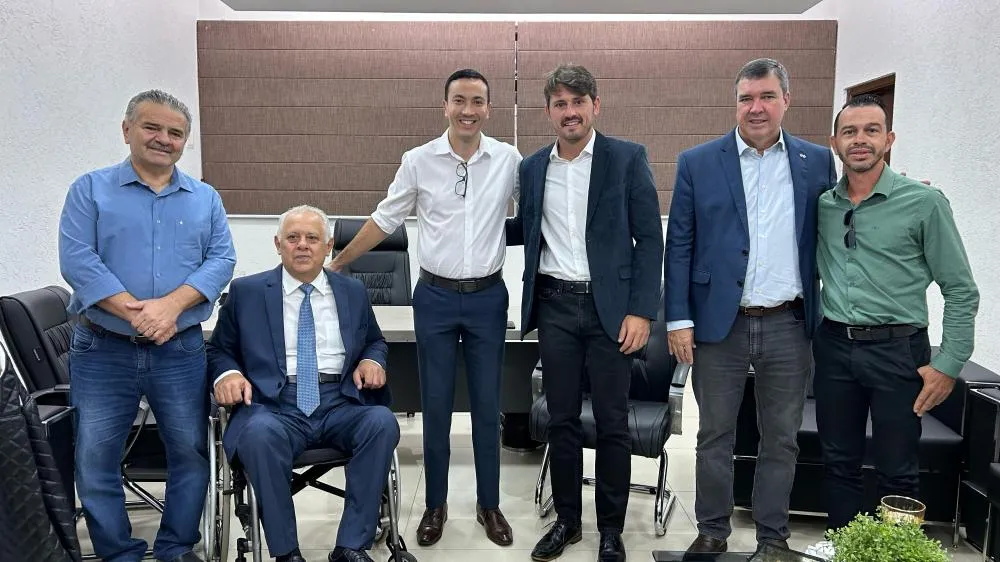 Prefeito Delegado Murilo garante R$ 300 mil em emenda com deputado Márcio Fernandes e amplia apoio para Pedro Gomes