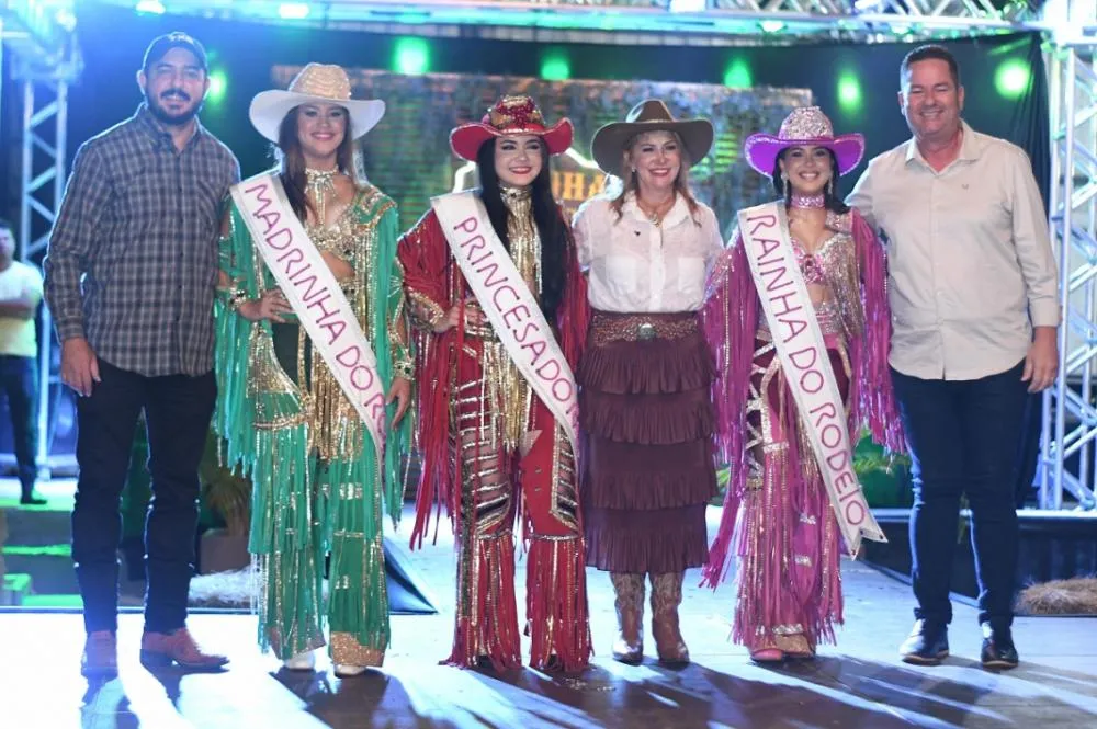 Emily Oliveira é eleita Rainha do Rodeio 2025 em Sonora