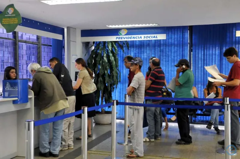 Fila do INSS chega a 2,7 mihões e gera custo de bilhões às contas públicas