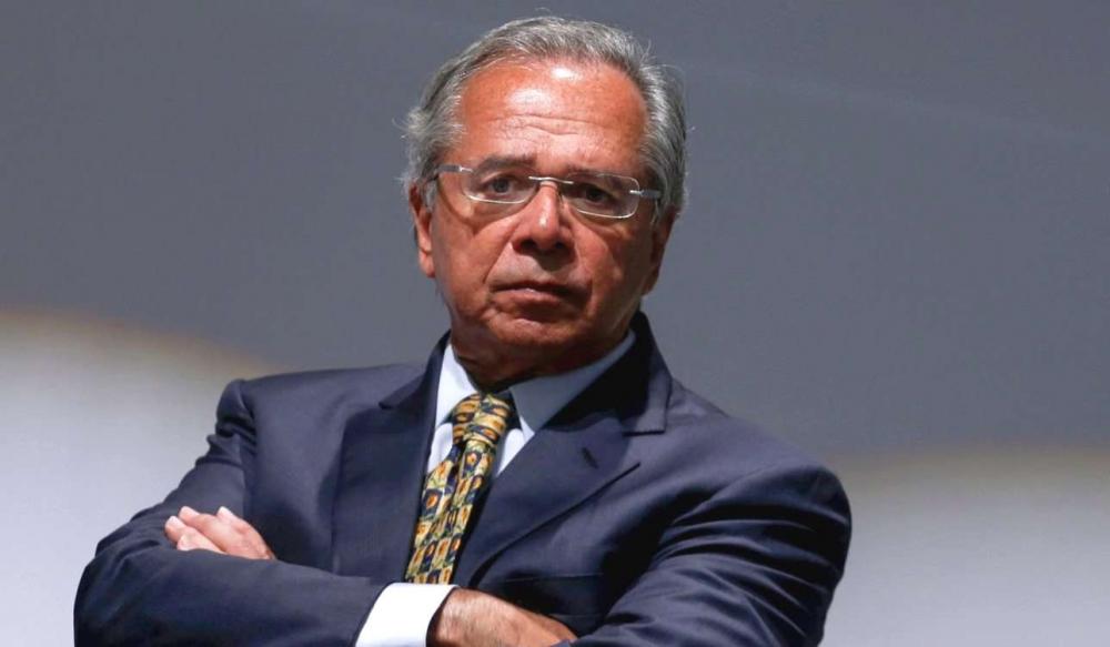 Guedes avalia autorizar recomposição do salário mínimo deste ano