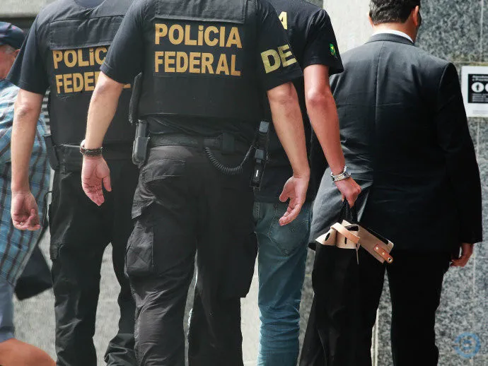 Polícia Federal faz busca e apreensão na Câmara; alvo é deputado do PSB