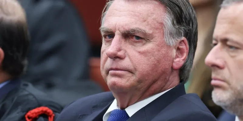 'Pintou um clima': Bolsonaro é condenado por fala sobre adolescentes