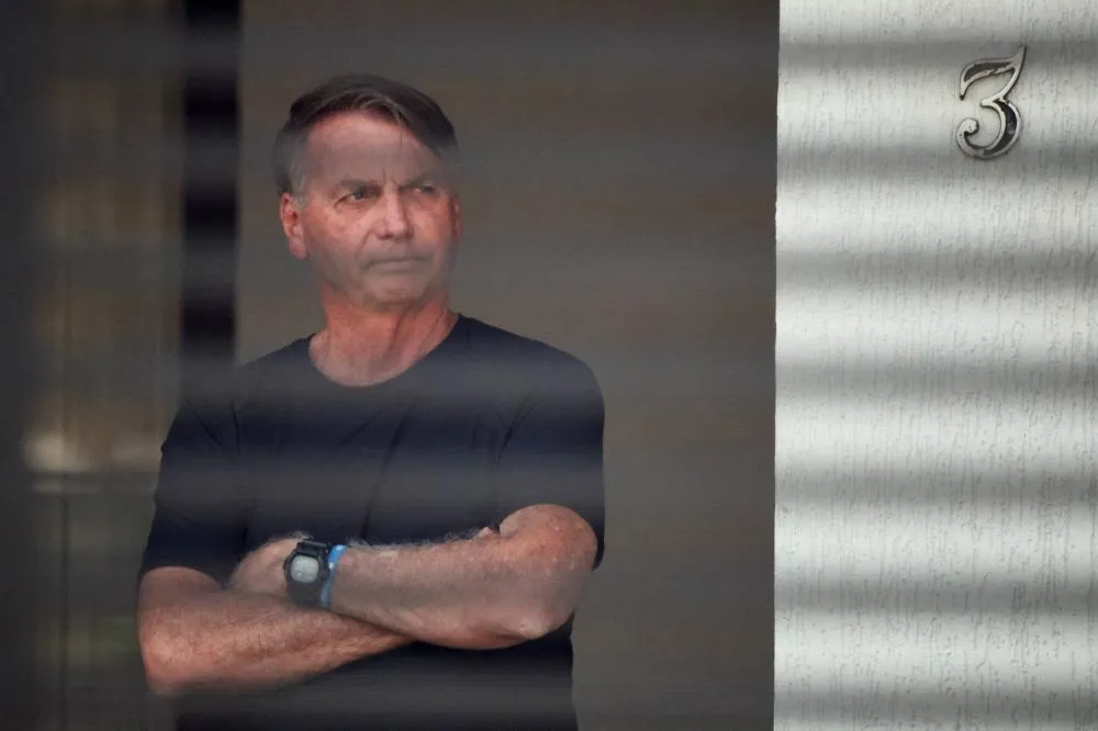 PGR pede reforço policial no entorno da casa de Bolsonaro