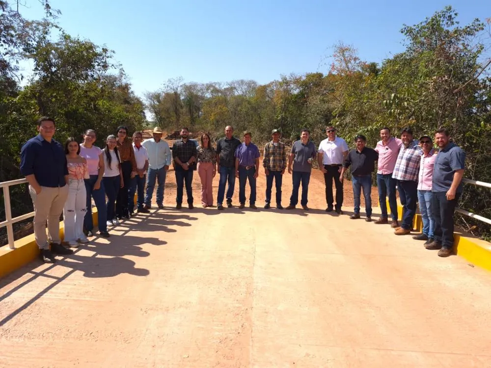 Prefeito Delegado Murilo inaugura ponte de concreto sobre o córrego Tauá com investimento de R$ 509 mil