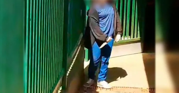 Estudante surta após briga em grupo de WhatsApp e ameaça colegas com faca em escola da Capital