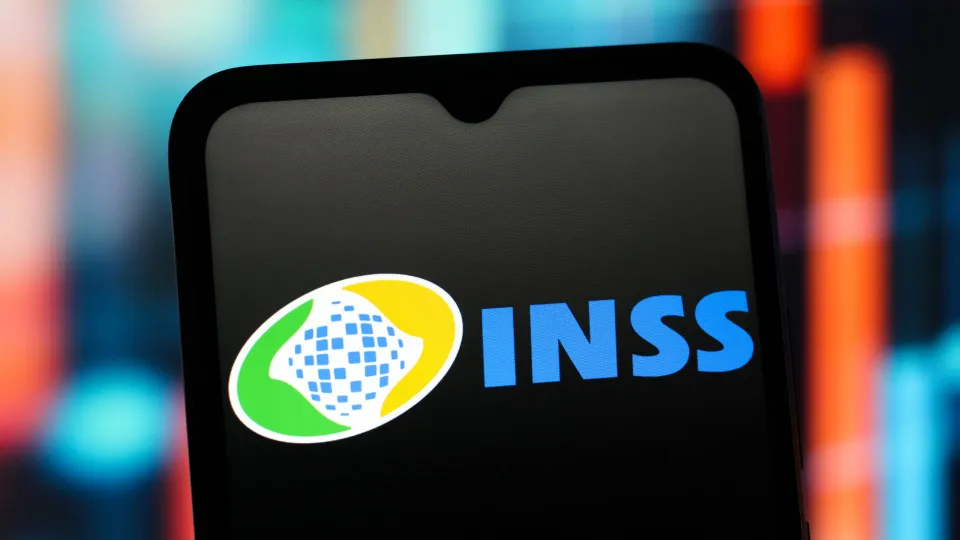 Servidor do INSS desbloqueou 20 mil benefícios para empréstimos em 39 dias, e órgão investiga